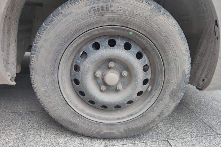 Used FORTHING Lingzhi 2022 M5L 1.6L Utility Model 7 Seats
