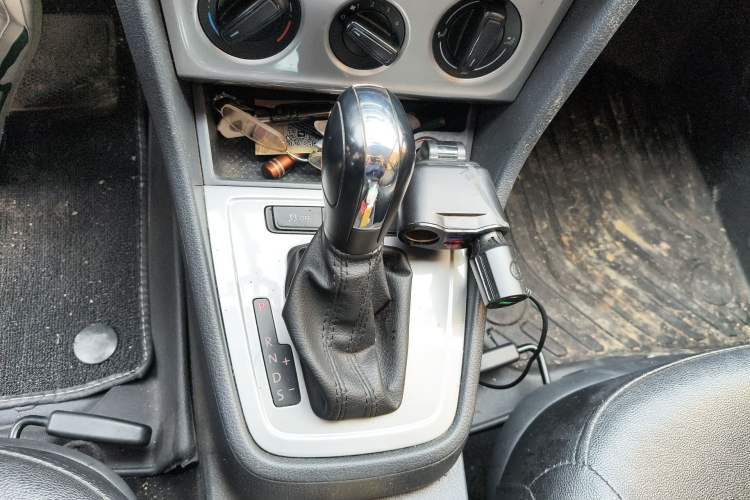 Used Volkswagen Lavida 2013 Revised Classic 1.6L Automatic Fashion Edition