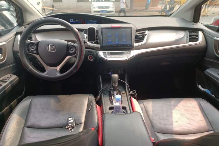 Used Honda Jade 2016 1.8L CVT Luxury Edition 5-seater Center Console