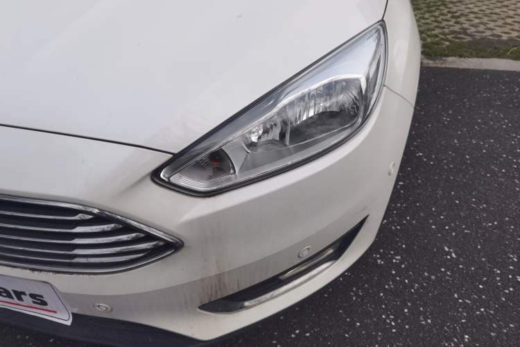 Used Ford Focus 2015 Sedan EcoBoost 180 Automatic Flagship Model
