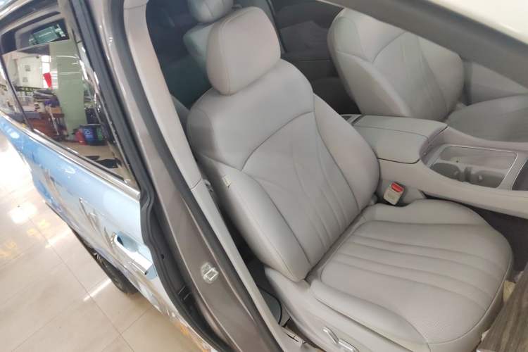 Used Roewe iMAX8 New Energy 2025 1.5T DMH Lu Zun Deluxe Edition
