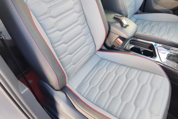 Used Volkswagen Tiguan L New Energy 2022 430 PHEV Plug-in Hybrid Flagship Edition Right Front Seat