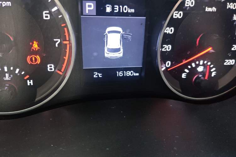 Used Kia kx1 Stonic 2019 1.4L Automatic Fun Edition China VI Odometer Close Up