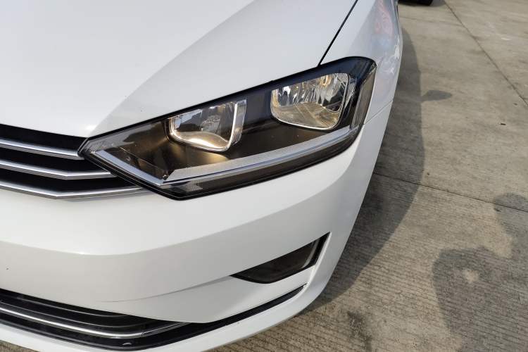 Used Volkswagen Golf Sportsvan 2018 1.6L Automatic Comfort Model Left Front Headlight