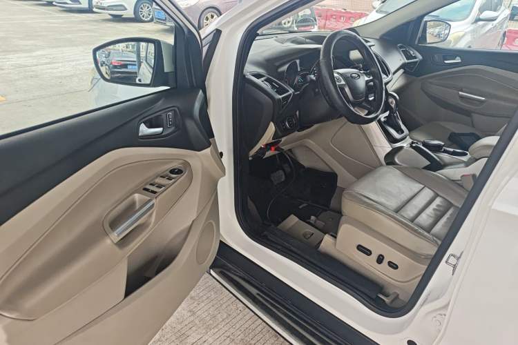 Used Ford Kuga 2013 2.0L GTDi Four-Wheel-Drive Elite Model Driver Seat