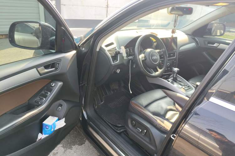 Used Audi Q5 2018 Collector's Edition 40 TFSI Technology Model