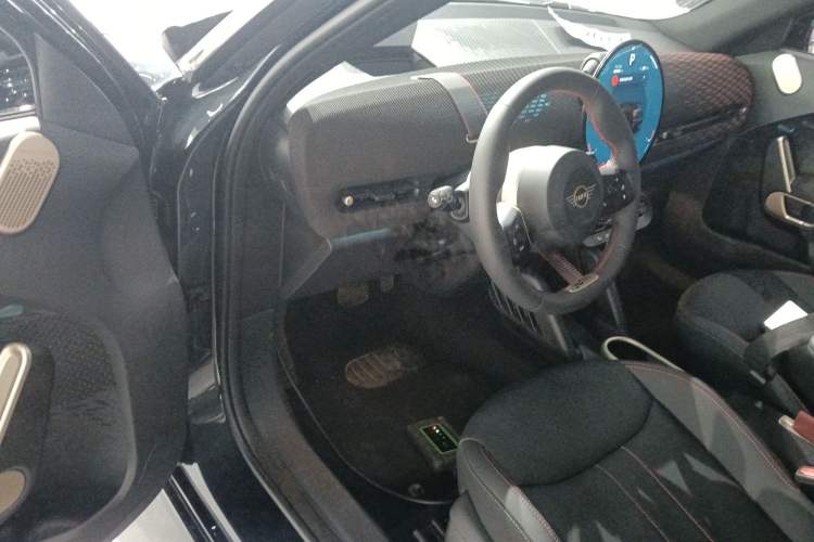 Used MINI Electric ACEMAN 2024 SE Racing Driver Driver Seat