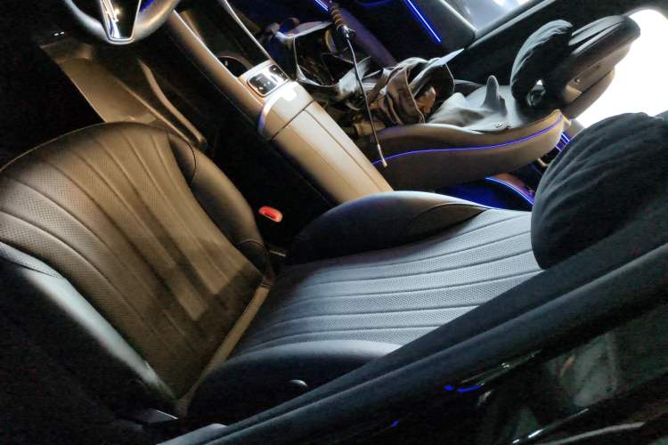 Used Mercedes-Benz EQS SUV 2023 450 4MATIC Pioneer Edition