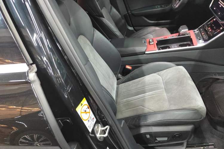 Used Audi A6L New Energy 2020 55 TFSI e quattro Right Front Seat