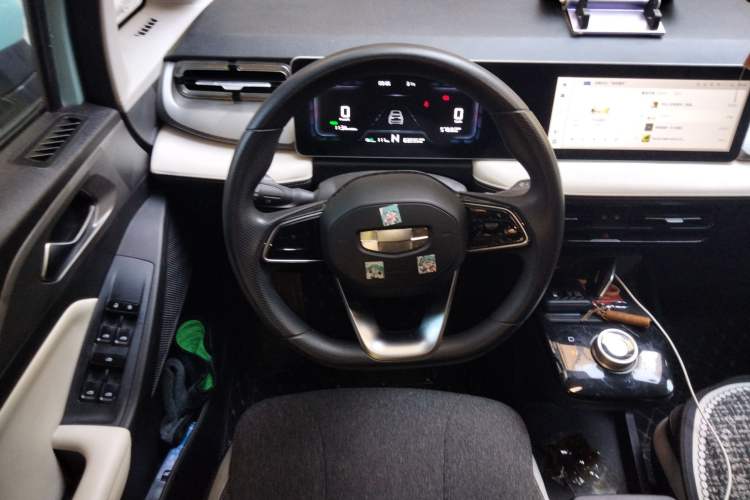 Used Geometry E Firefly 2024 301km Flowing Light
