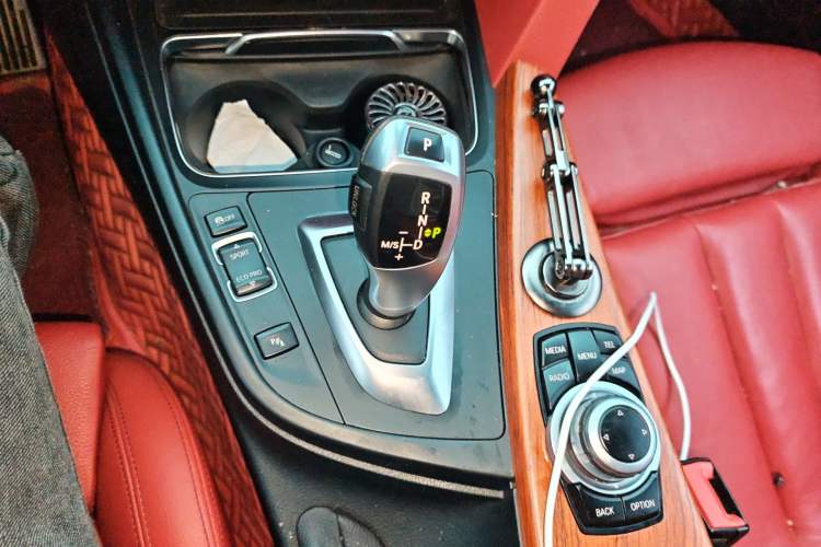 Used BMW 4 Series 2016 420i Convertible Design Package Edition Gear Lever