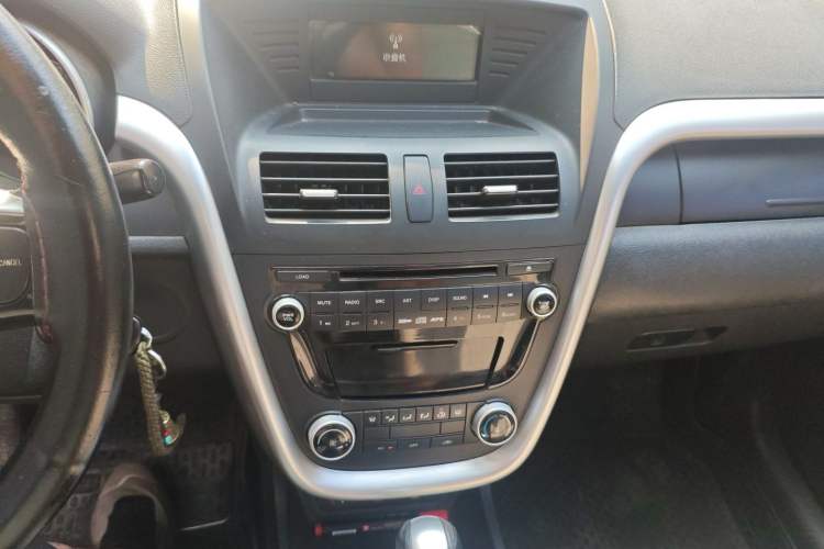 Used Bestune X80 2013 2.0L automatic comfort version
