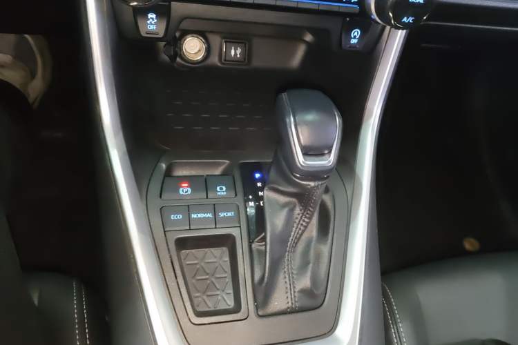 Used Toyota Wildlander 2022 2.0L CVT Two-Wheel Drive Luxury PLUS Edition