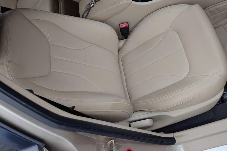 Used Geely Auto Emgrand 2017 Sedan Million Edition 1.5L Manual Luxury Model