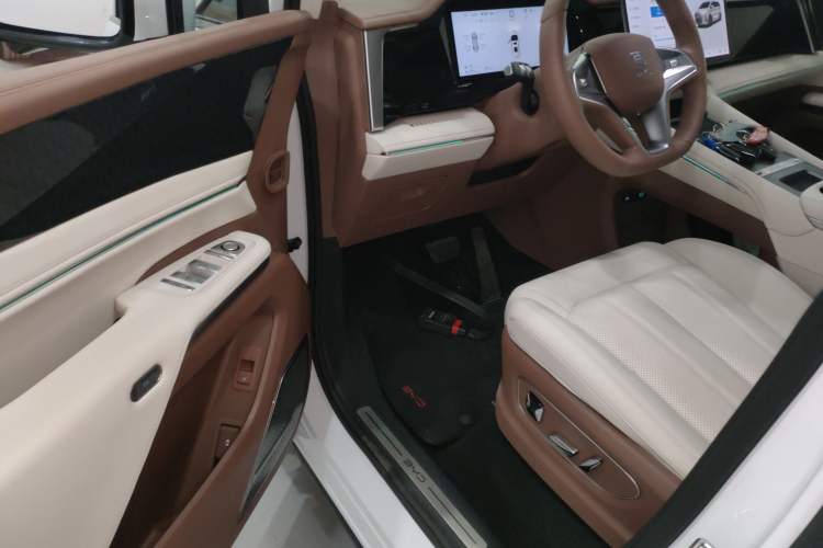 Used BYD Xia 2025 DM-i 1.5T 180km Excellence Model
