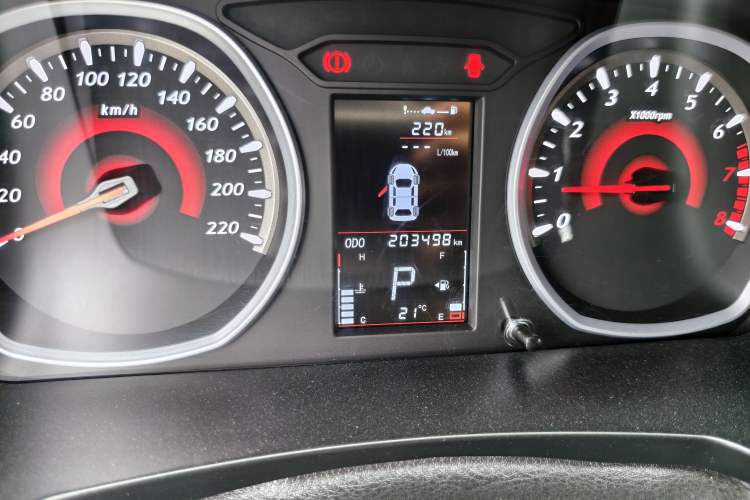 Used Soueast DX3 2016 1.5T CVT Flagship Model Odometer Close Up