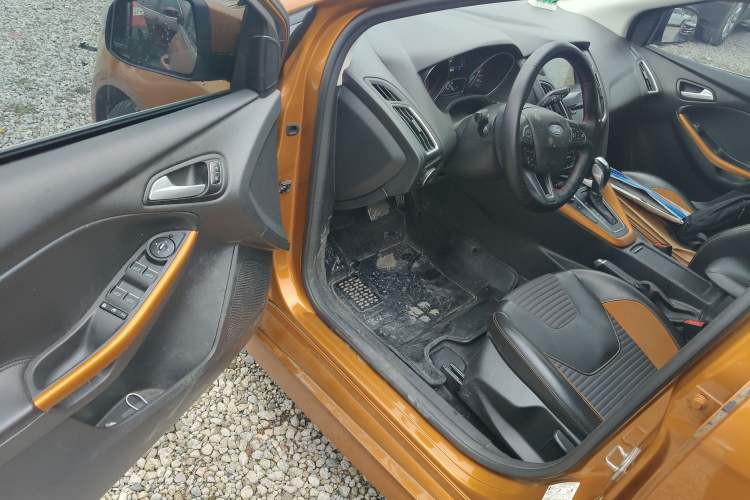 Used Ford Focus 2015 Hatchback EcoBoost 180 Automatic Sport Model Driver Seat