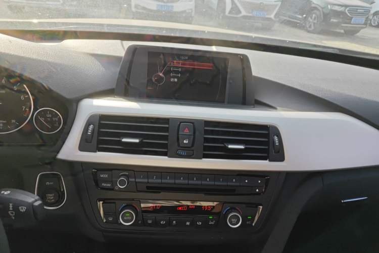 Used BMW 3 Series GT 2014 320i Leading Model