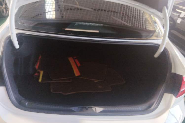 Used Volkswagen Lamando 2019 230TSI DSG Fashion Edition China VI Trunk