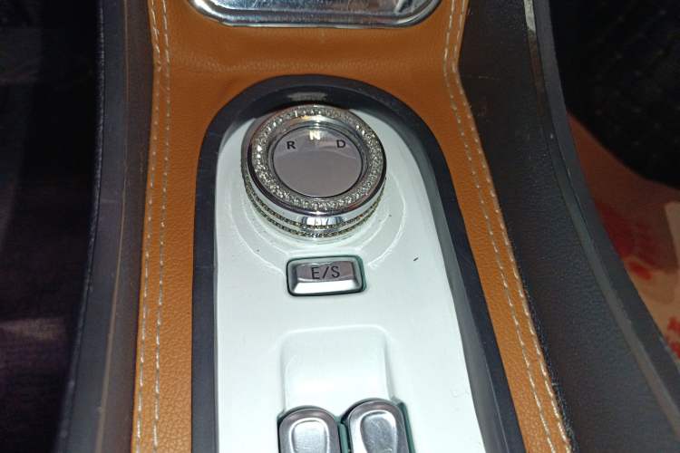 Used CHANGAN NEVO Lumin 2022 301km Honey-Sweet Version Gear Lever