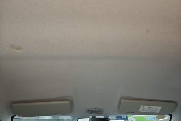 Used Dongfeng NAMMI BOX 2022 Revised Light Wind Edition 201 km Standard Version
