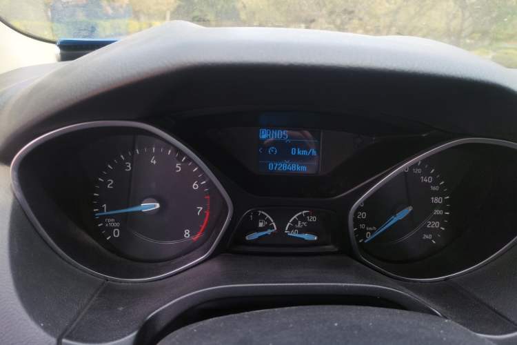 Used Ford Focus 2017 Sedan 1.6L Automatic Fashion Edition Smart Drive Version Odometer Close Up