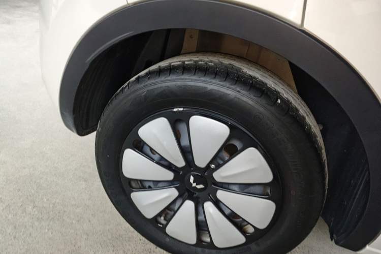 Used Wuling Bingo 2023 333 km Lingxi Connected+ Version
