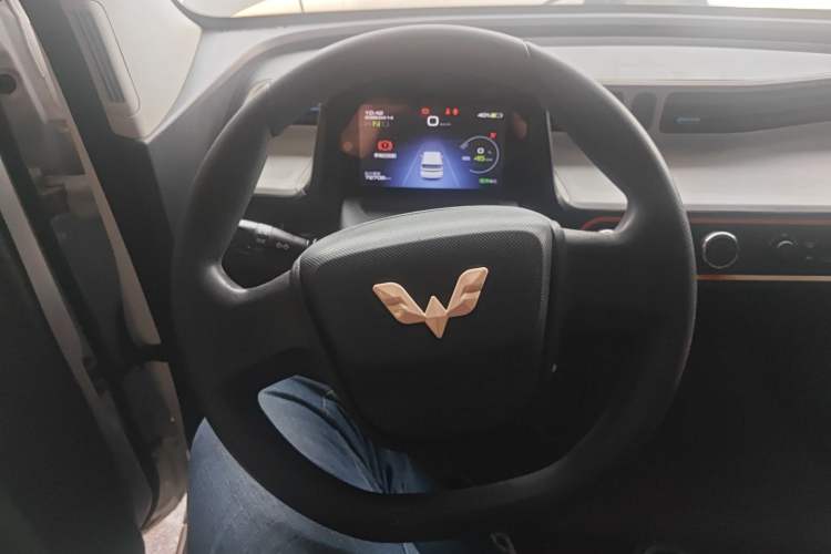 Used Wuling Hongguang MINIEV 2020 Freedom Version Lithium Iron Phosphate Steering Wheel