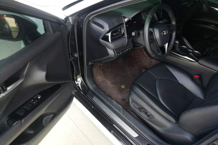 Used Toyota Camry 2023 2.5G Luxury Edition
