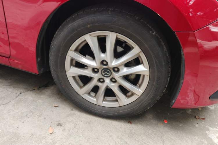 Used Mazda 3 Axela 2016 Sedan 1.5L Automatic Luxury Model
