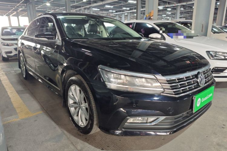 Used Volkswagen Passat 2017 330TSI DSG Luxury Edition Front Right 45 Deg