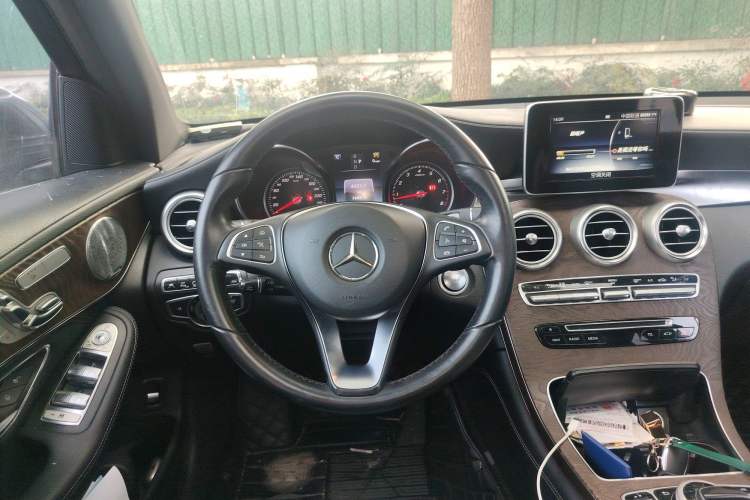 Used Mercedes-Benz GLC 2016 GLC 300 4MATIC Dynamic Model
