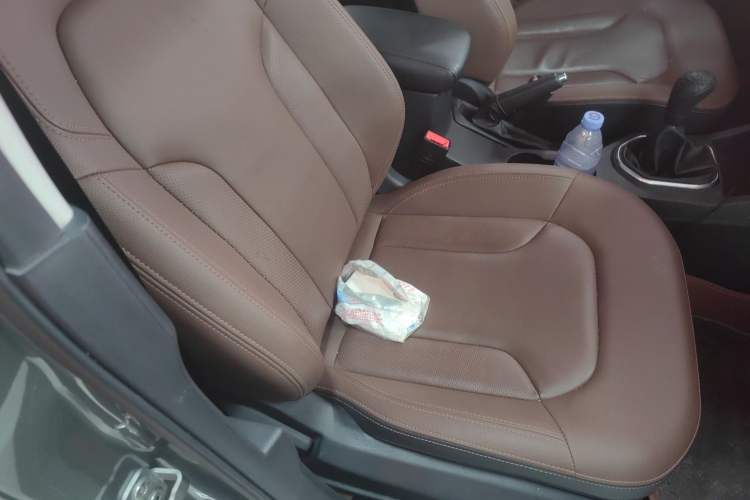 Used FAW Senya R7 2016 1.6L Manual Luxury Model
