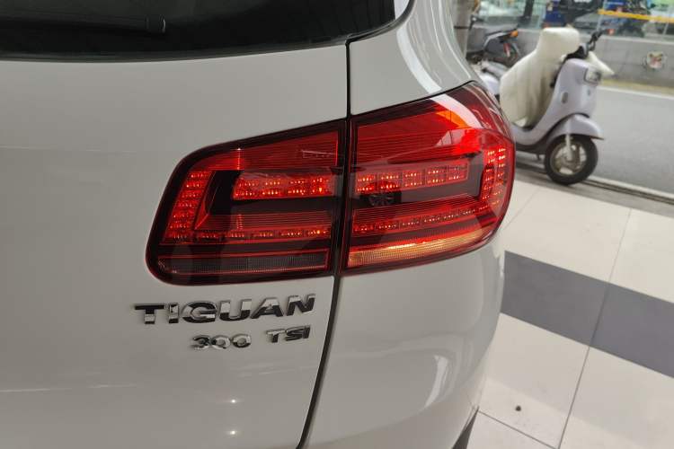 Used Volkswagen Tiguan 2016 300TSI Automatic Two-Wheel Drive Trend Edition Right Rear Taillight