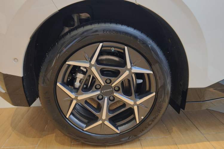 Used Lynk & Co Z20 2025 530 km Range Rear-Wheel Drive Max
