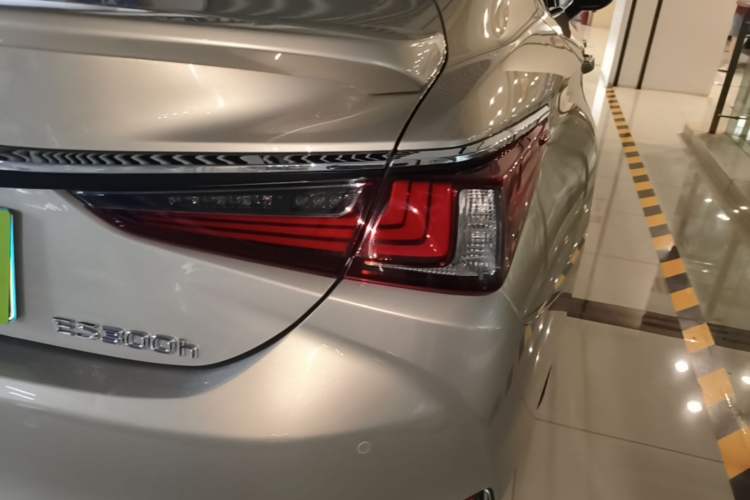 Used Lexus ES 2018 300h Premier Edition China V Standard
