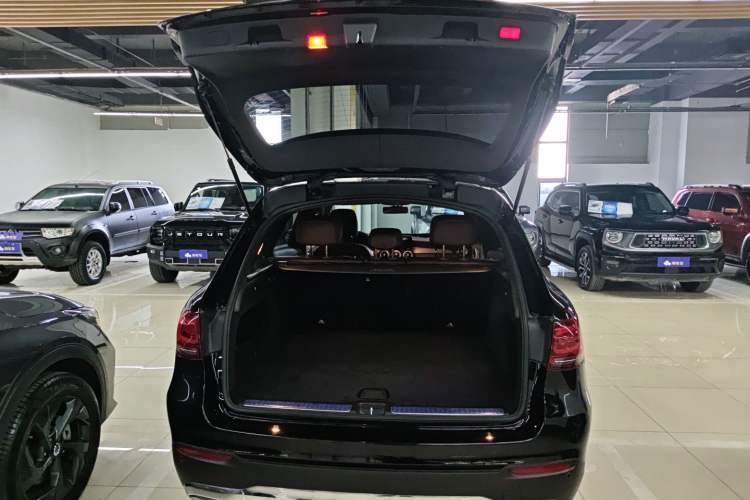 Used Mercedes-Benz GLC 2021 GLC 260 L 4MATIC Dynamic Edition Trunk