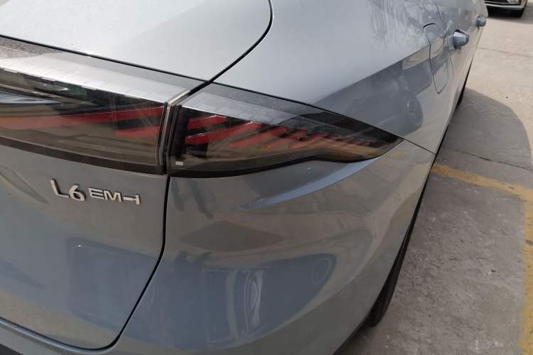 Used Geely Galaxy L6 2025 EM-i 60km Launch Edition Exterior 3