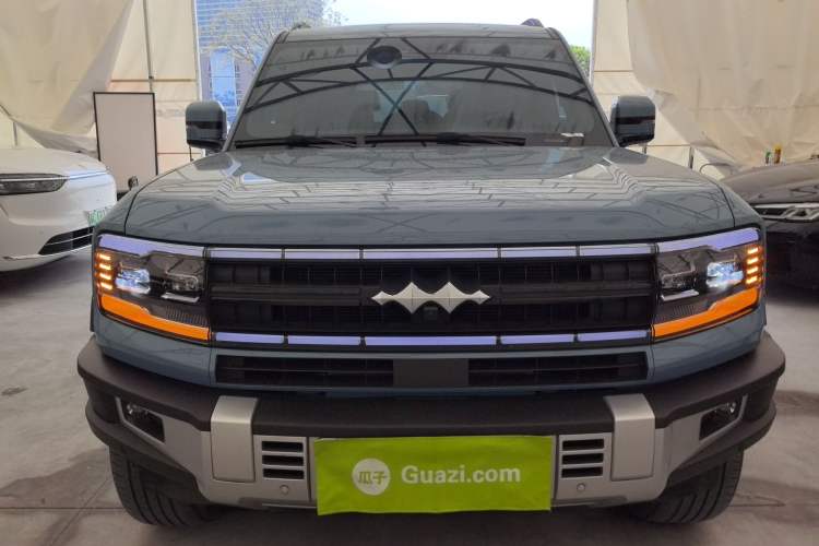 Used Formula Leopard 5 2023 Explore Edition Front