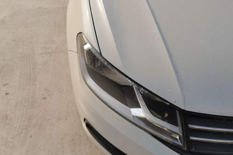 Used Volkswagen Santana 2016 1.4L Manual Fashion Edition Right Front Headlight