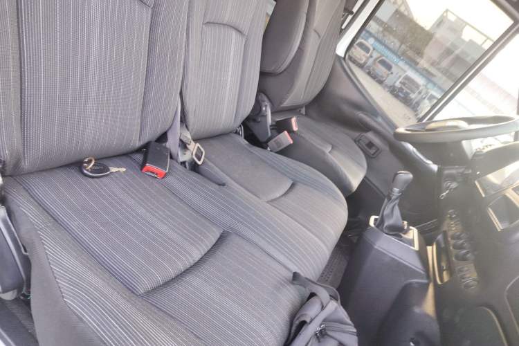 Used JMC Transit 2019 2.8T Commercial Version Short Wheelbase Mid-Roof 6-Seater China VI JX493
