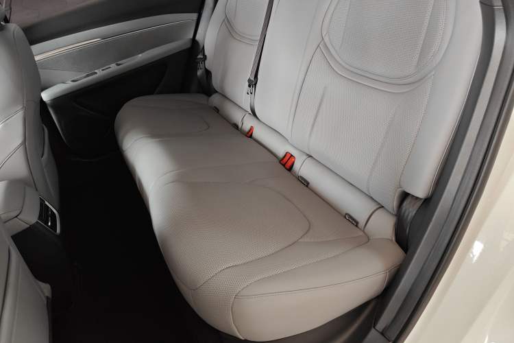 Used XPeng MONA M03 2025 600 with Ultra-Long Range Max Left Rear Seat