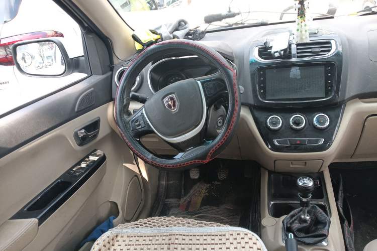 Used Jinbei 750 2015 1.5L Flagship Model
