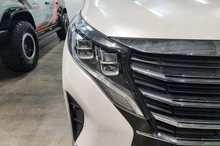 Used GAC Trumpchi M8 2021 Lingxiu Series 390T Luxury Edition Right Front Headlight