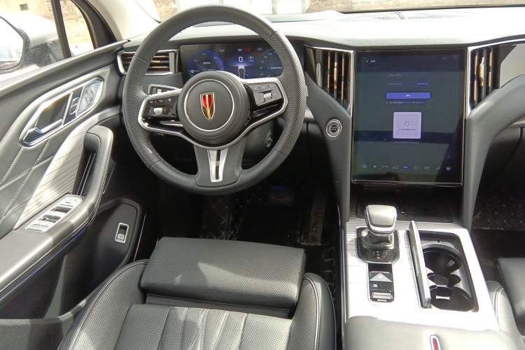 Used Hongqi HS7 PHEV 2024 2.0T PHEV Four-Wheel-Drive Flagship Edition 6 Seats Steering Wheel