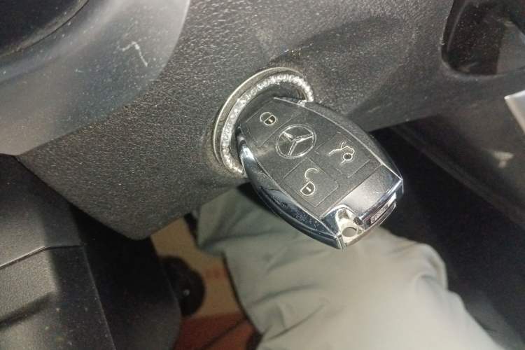 Used Mercedes-Benz Vito 2020 2.0T Business Version 7 Seats Vehicle Key