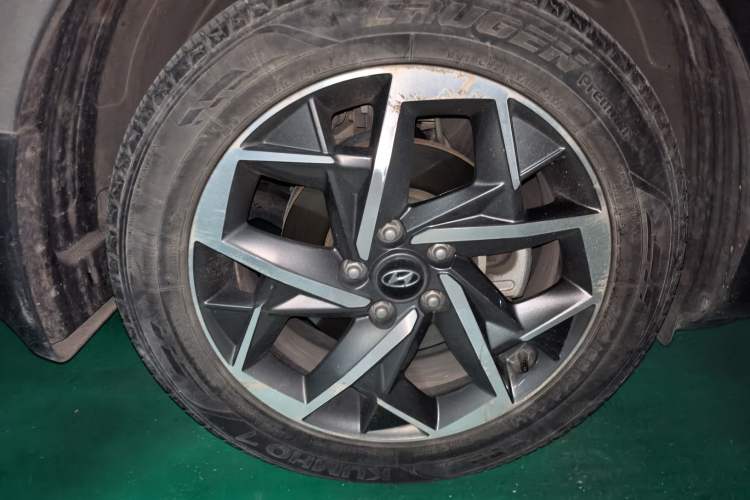 Used Hyundai Tucson 2020 280TGDi Two-Wheel-Drive GLS Smart Connectivity Version China VI Standard Right Front Wheel Hub