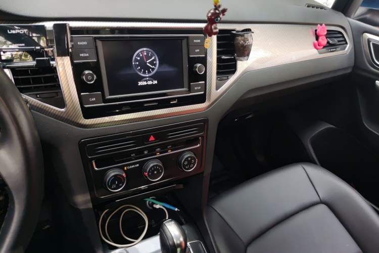 Used Volkswagen Golf Sportsvan 2019 280TSI Automatic Trendy Model China VI Standard Audio And AC Panel