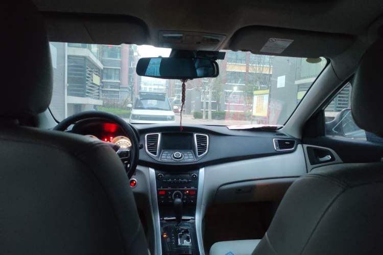 Used Bestune B90 2012 2.0L Automatic Luxury Edition
