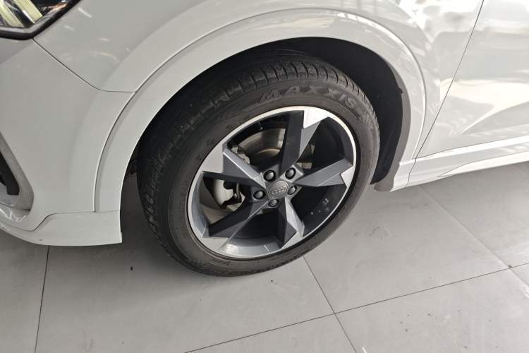 Used Audi Q3 2019 35 TFSI Fashion Dynamic Model